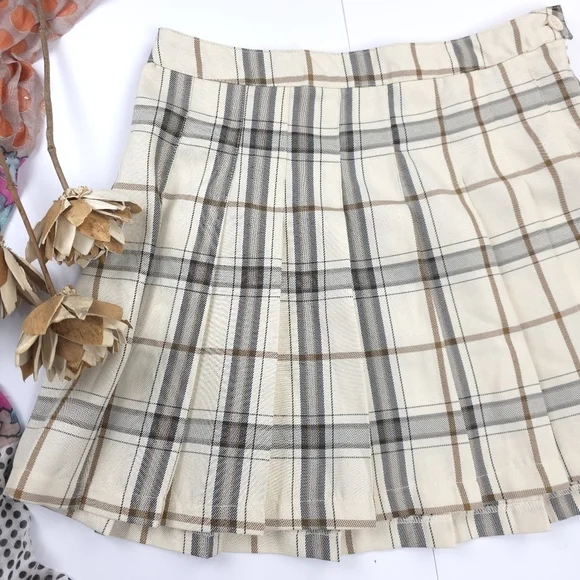 Hesperus Plaid Cream and Brown Women's Skirt Sz 6 Junior Lg - Picture 8 of 8